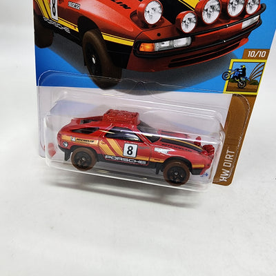 Porsche 928S Safari #245 * Treasure Hunt * 2024 Hot Wheels Basic w/ Factory Holo