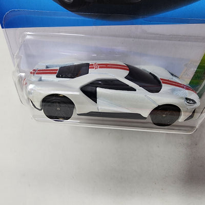 '17 Ford GT #240 * White * 2024 Hot Wheels Basic w/ Factory Holo