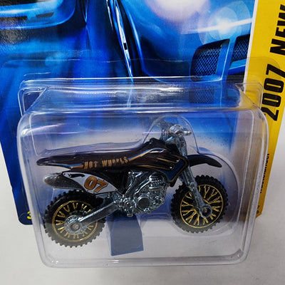 Wastelander #11 * Black  w/ Gold Rims * Hot Wheels 2007