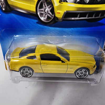 2010 Ford Mustang GT #41 * Yellow * Hot Wheels 2009