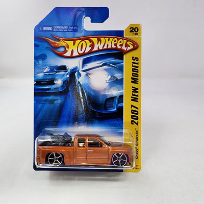 Chevy Silverado #20 * Orange * Hot Wheels 2007