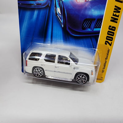 '07 Cadillac Escalade #34 * WHITE w/ Y5 Rims * Hot Wheels 2006