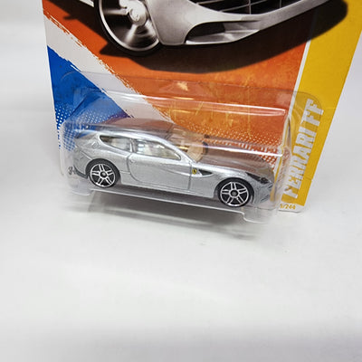 Ferrari FF #45 * Silver * 2011 Hot Wheels
