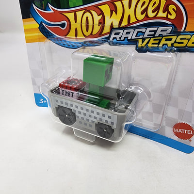 Creeper Minecraft * 2025 Hot Wheels Racer Verse Case J * NEW!