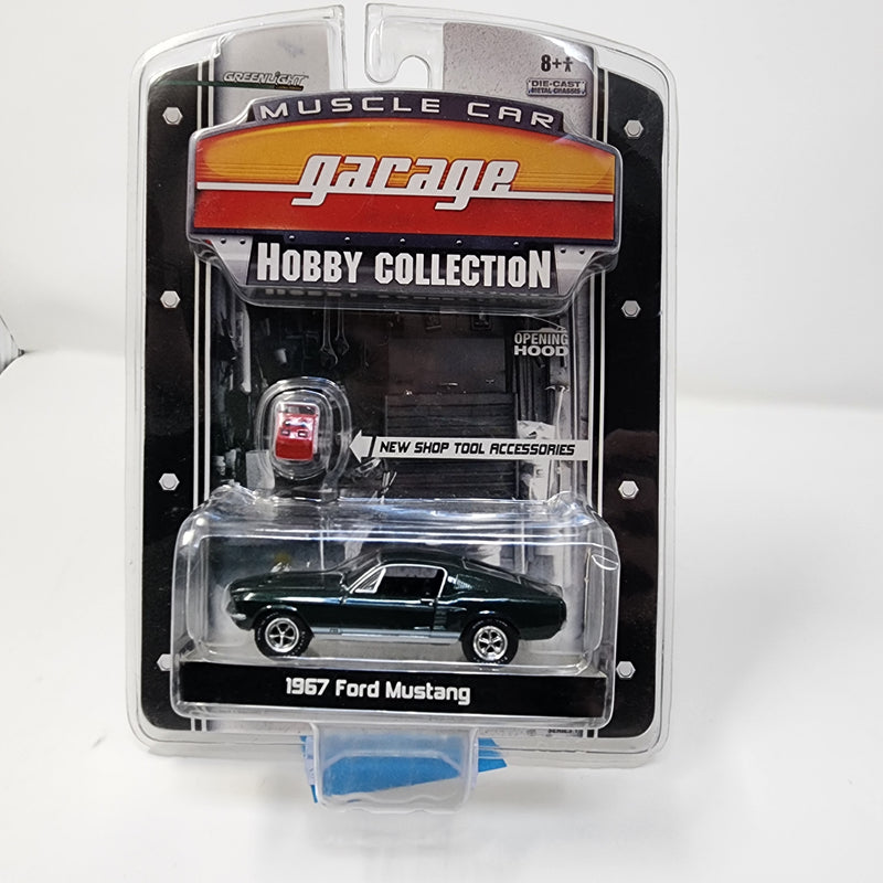 1967 Ford Mustang * Greenlight Muscle Car Garage w/ Shop tool