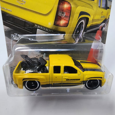 Chevy Silverado * Hot Wheels Car Culture Trucks