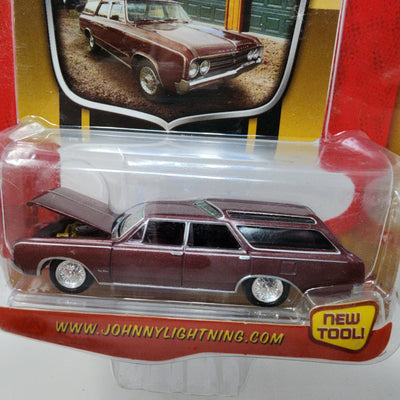 '64 Olds Vista Cuiser * Johnny Lightning Classic Gold Collection