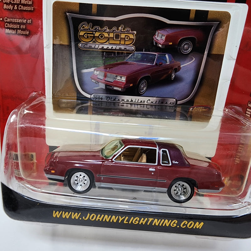 1984 Oldsmobile Cutlass * RED * Johnny Lightning Classic Gold Collection