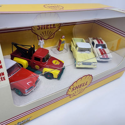 Chase Green Machine * Shell Service Center Collection * 4 Car Set  * Greenlight Diorama