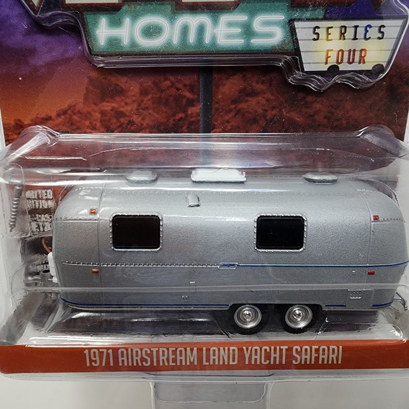 1971 Airstream Land Yacht Safari* Greenlight Hitched Homes