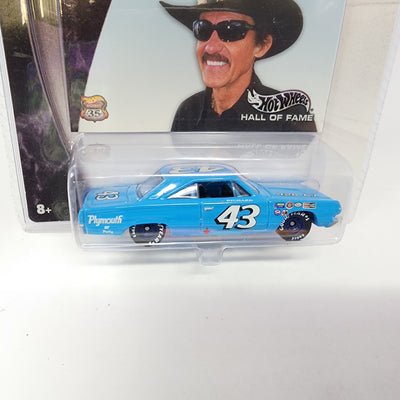 Richard Petty Crowned KING * Hot Wheels Hall of Fame Series