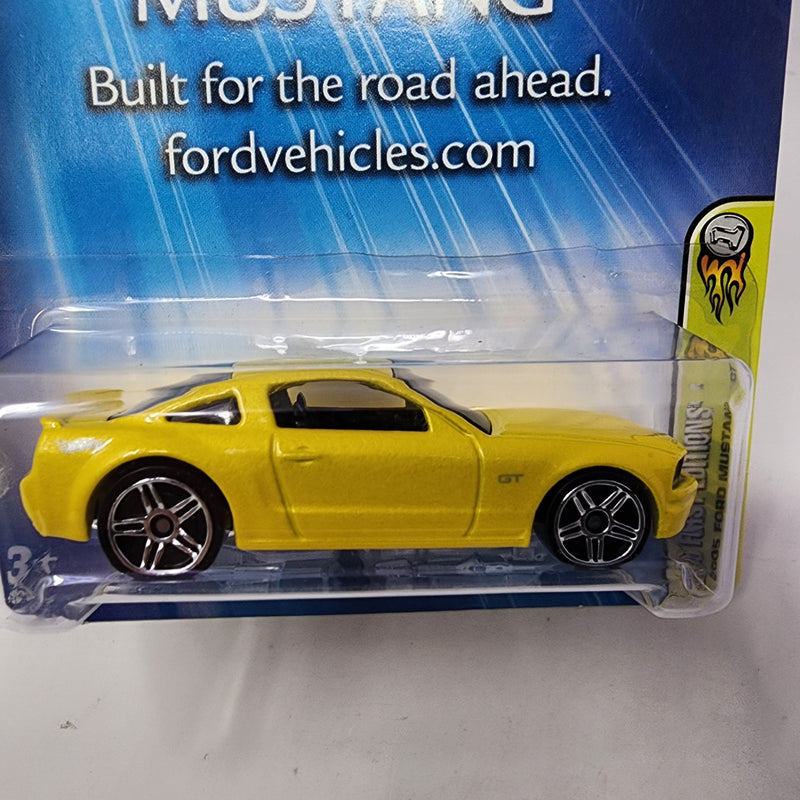 2005 Ford Mustang GT * Yellow * Hot Wheels 2005