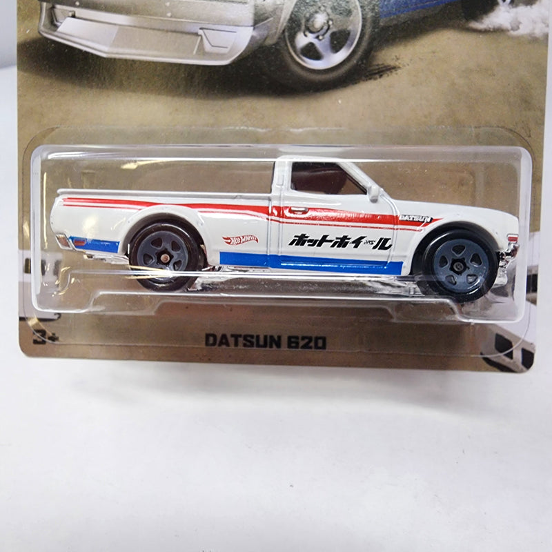Datsun 620 4/8 * White * Hot Wheels Truck Series