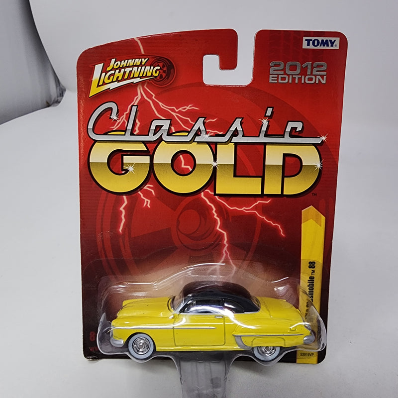 1950 Oldsmobile 88 * Johnny Lightning Classic Gold