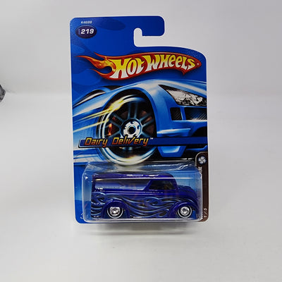 Dairy Delivery #219 * Hot Wheels 2006 Mystery Car