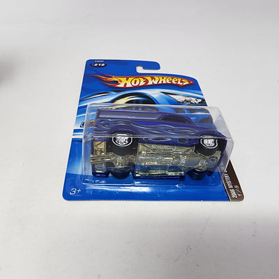 Dairy Delivery #219 * Hot Wheels 2006 Mystery Car