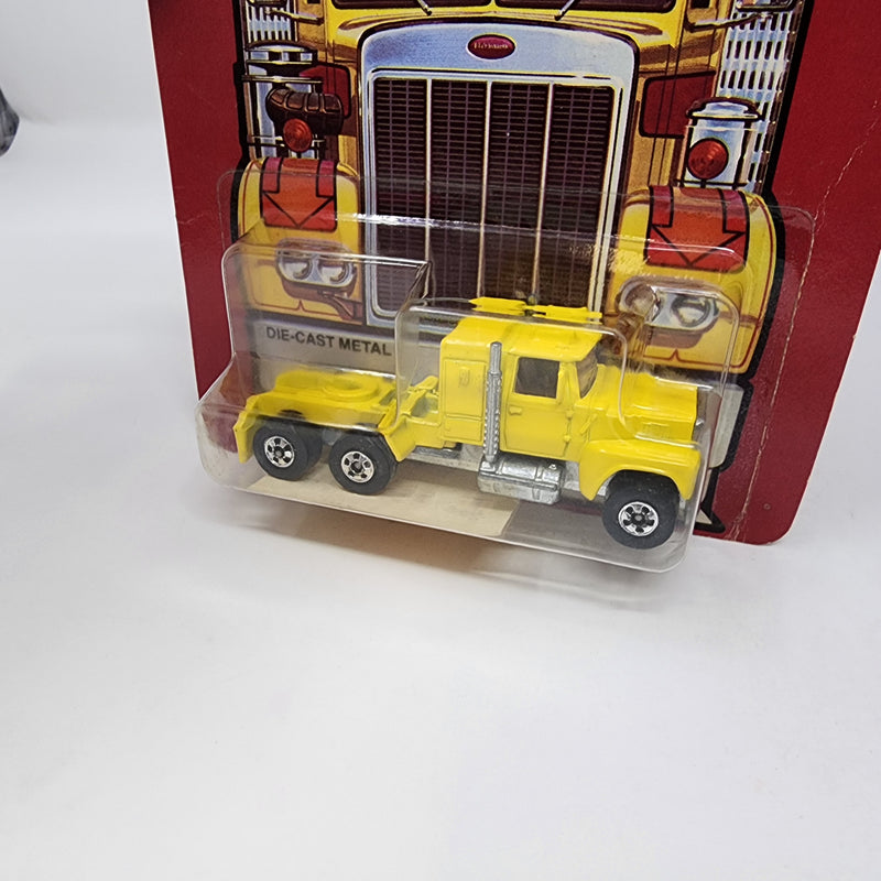 Ford No 5677 * Yellow * 1982 Hot Wheels Hong Kong Steering Rigs