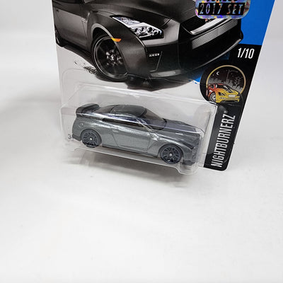 '17 Nissan GT-R R35 #364 * Grey * Hot Wheels 2017 w/ Factory Holo