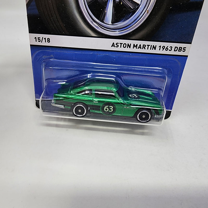 Aston Martin 1963 DB5 * green * Hot Wheels Heritage Real Riders