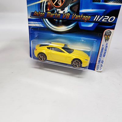 Aston Martin V8 Vantage #11 * Yellow w/ FTE Faster Than Ever * Hot Wheels 2005