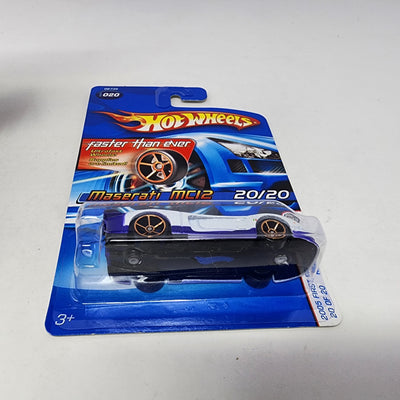 Maserati MC12 #20 * White w/ FTE Rims * Hot Wheels 2005