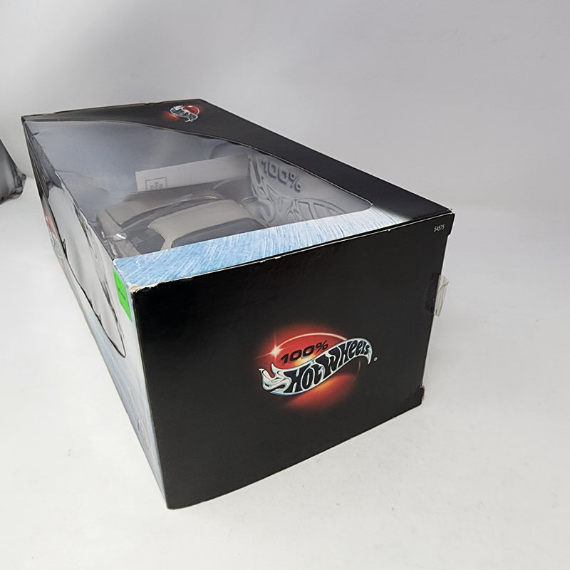 Chevy Corvette C5 * 100% Hot Wheels 1/18 Scale