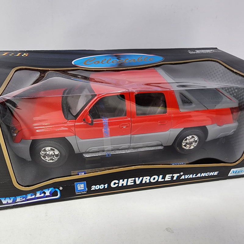 2001 Chevrolet Avalanche * RED * Welly Collectibles 1/18 Scale
