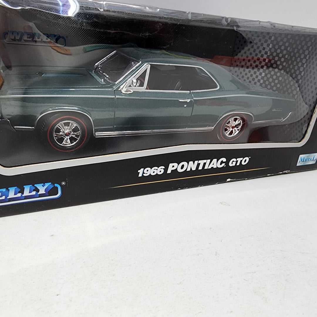 1966 Pontiac GTO * Welly Collectibles 1/18 Scale