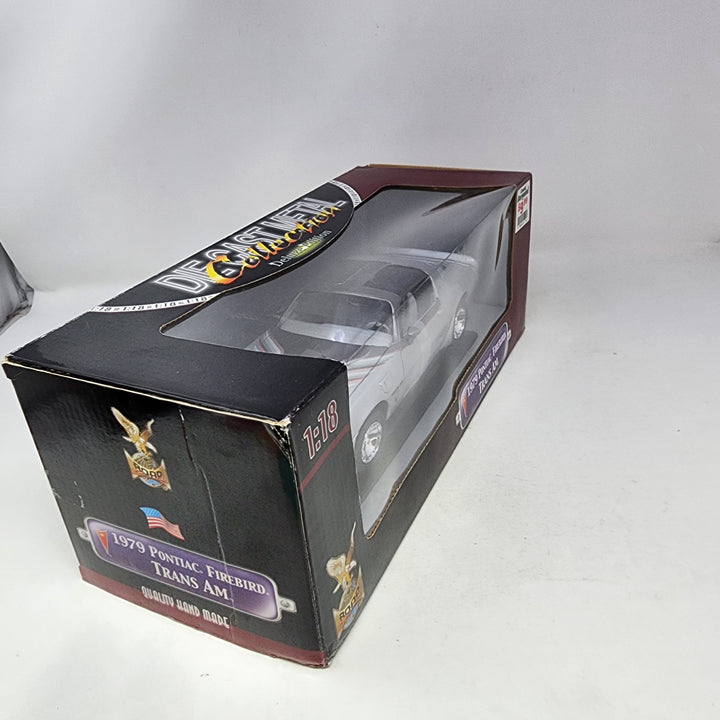 自動車 1979 Pontiac Firebird Trans Am 1:18 ROAD 1979 Pontiac Firebird Trans Am Gold 1/18 Diecast Model Car