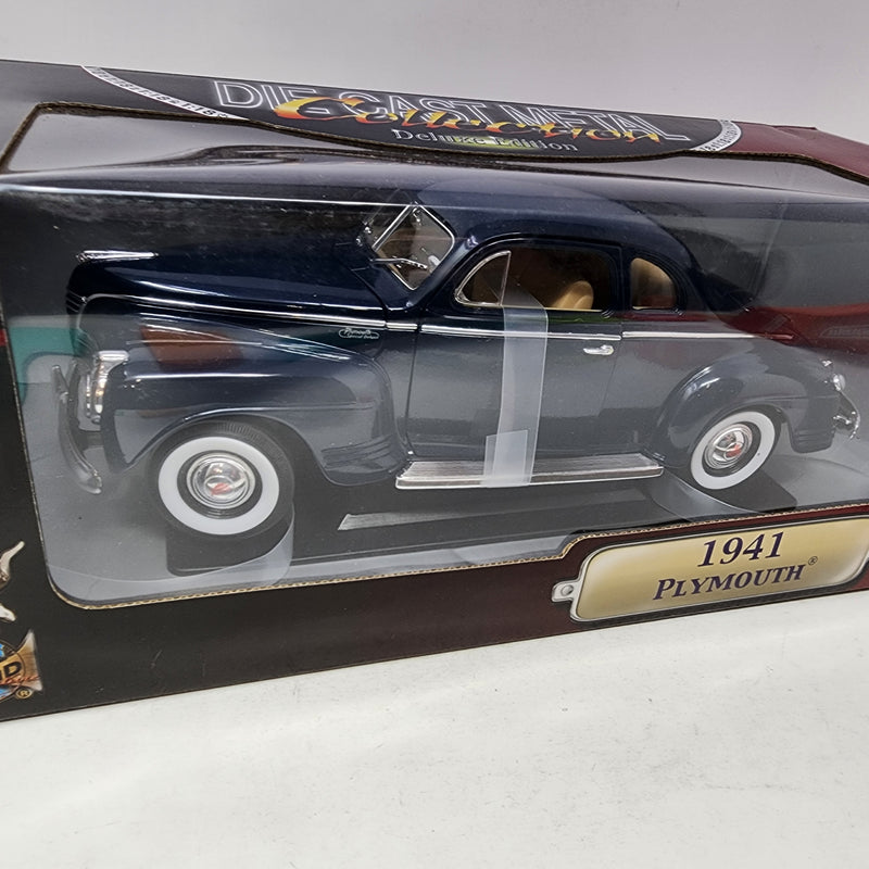 1941 Plymouth * Road Signature 1/18 Scale