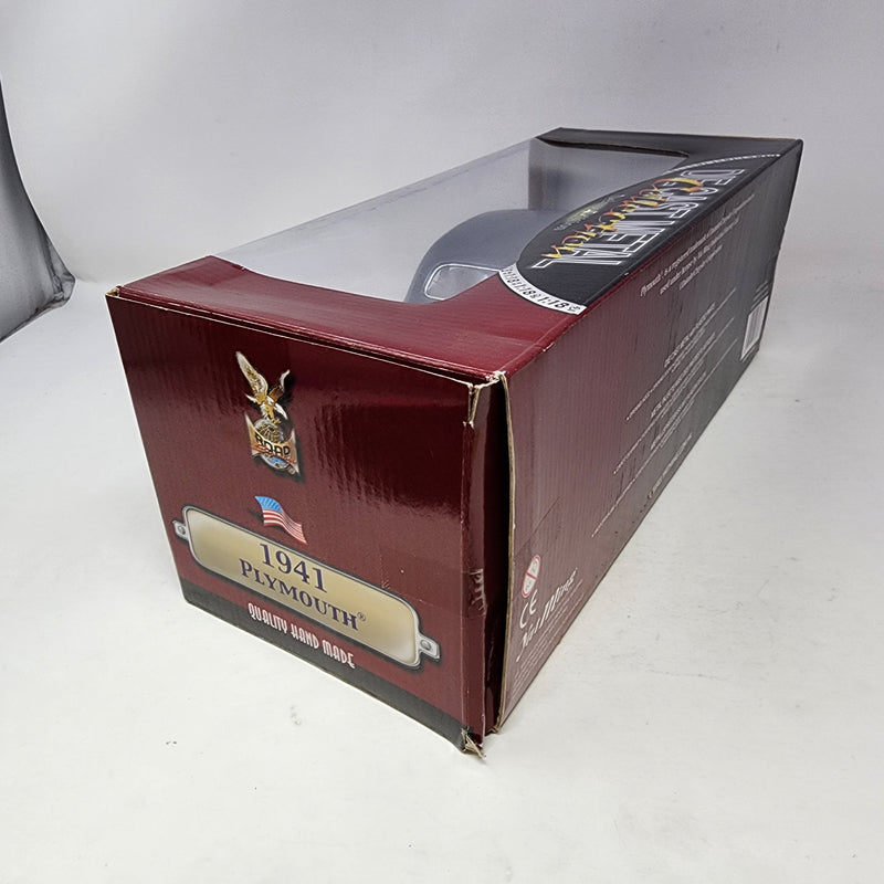 1941 Plymouth * Road Signature 1/18 Scale
