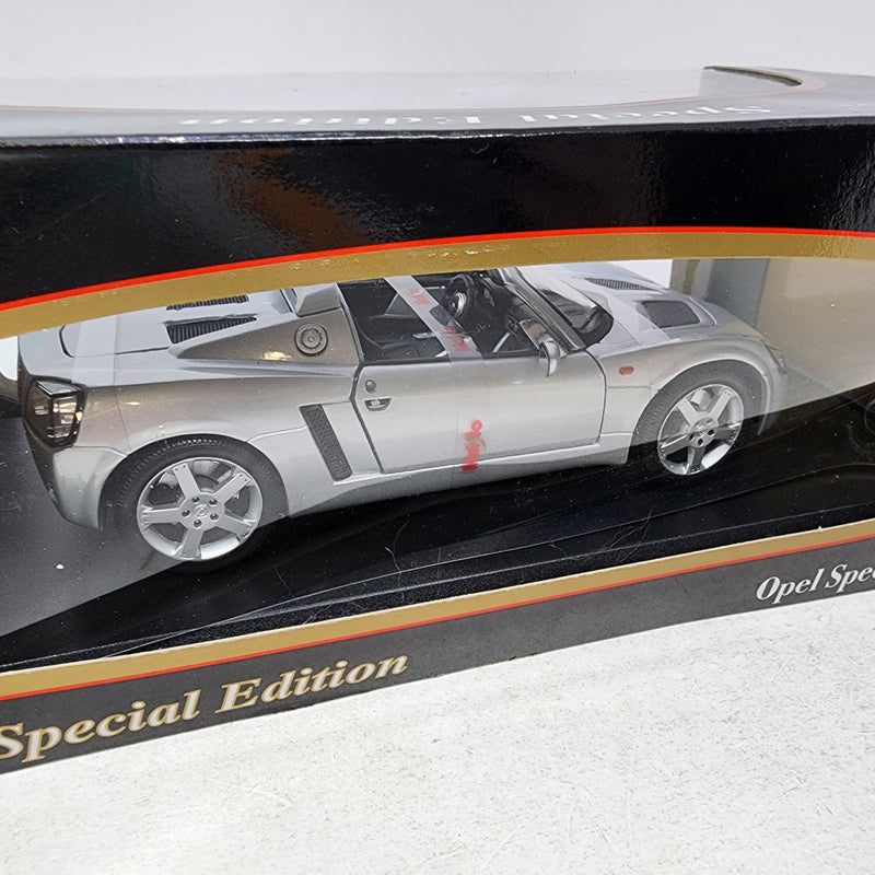 Opel Speedster * Maisto Special Edition 1/18 Scale