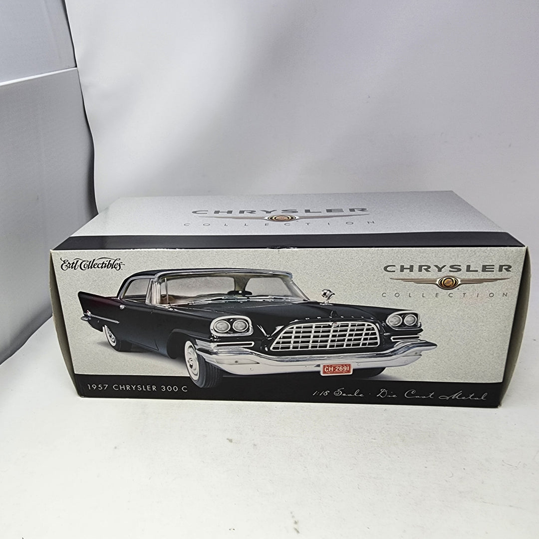 ミニカー ERTL Collectibles 1/18 1957 Chrysler300C 1957 Chrysler 300C, Metallic Green 1:18 Diecast Model Car by