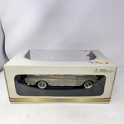 1955 Chrysler Imperial * White w/ Gold Top * Signature Models 1/18 Scale