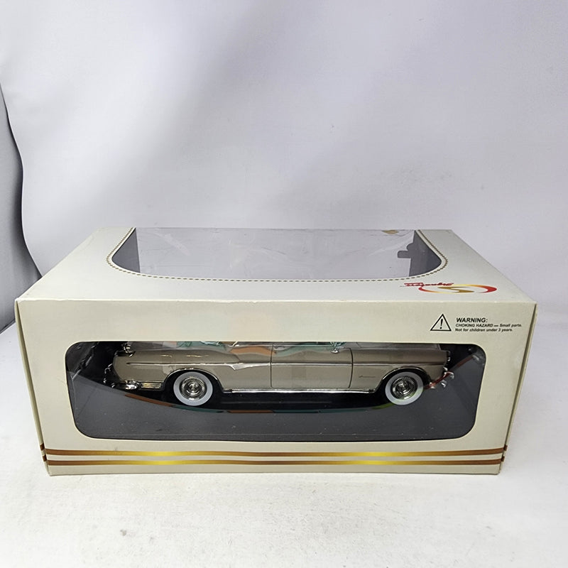1955 Chrysler Imperial * White w/ Gold Top * Signature Models 1/18 Scale