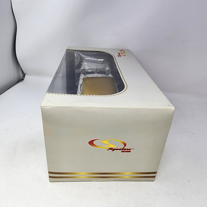 1955 Chrysler Imperial * White w/ Gold Top * Signature Models 1/18 Scale
