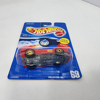 Ferrari F40 #69 * Red w/ Gold UH Rims * Hot Wheels Blue Card
