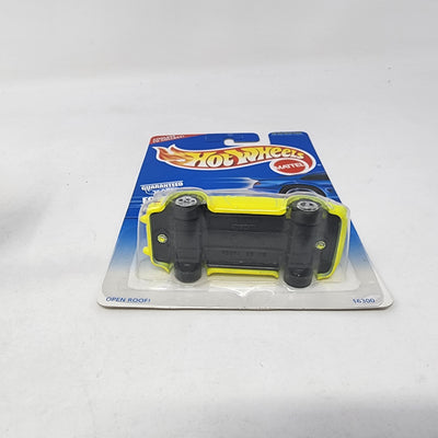 Porsche 911 Targa #493 * Yellow w/ 5sp Rims * Hot Wheels Blue Card