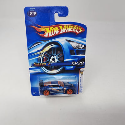 Nissan Z #19 * Blue * Hot Wheels 2006
