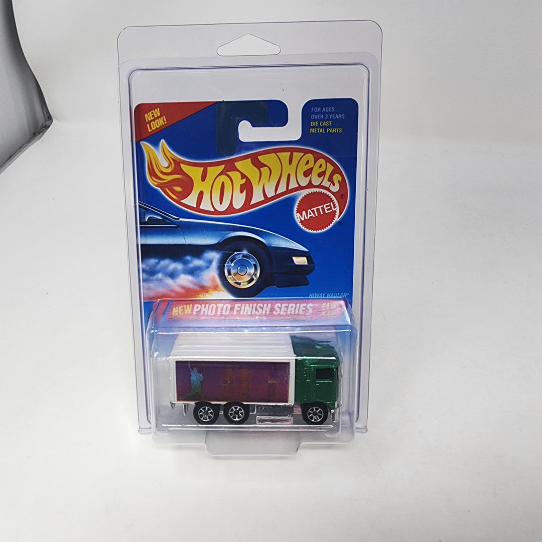 Hiway Hauler * Twin Towers * Hot Wheels Blue Card