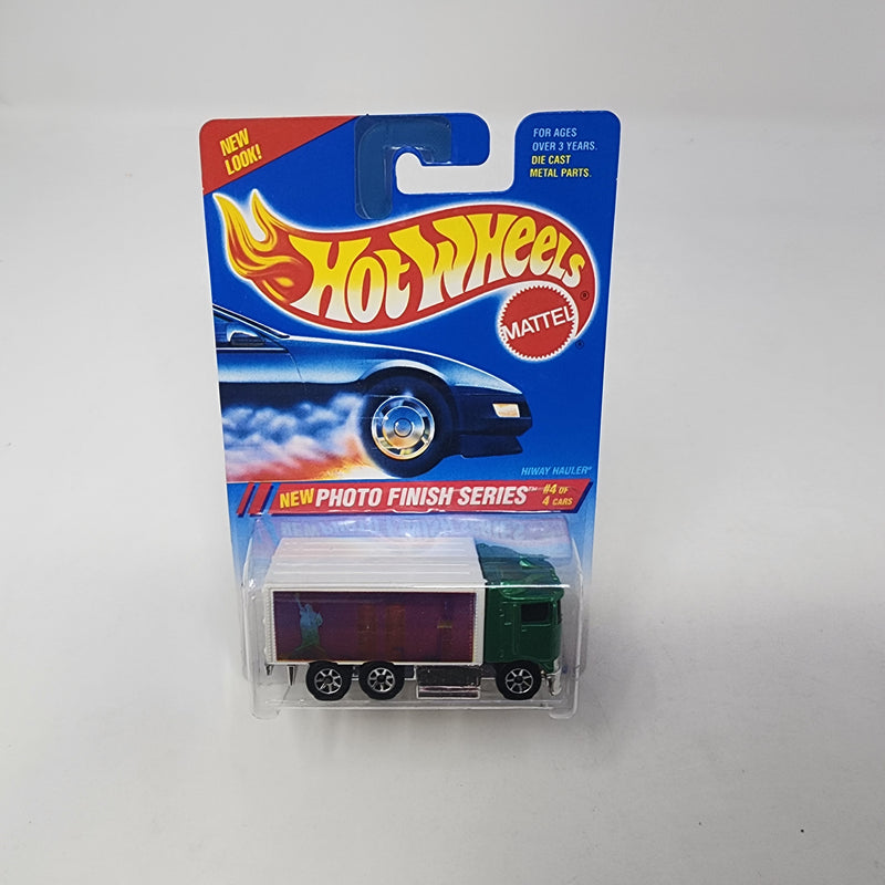 Hiway Hauler * Twin Towers * Hot Wheels Blue Card