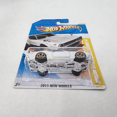 Nissan Skyline H/T 2000GT-R #22 * White * Hot Wheels 2011