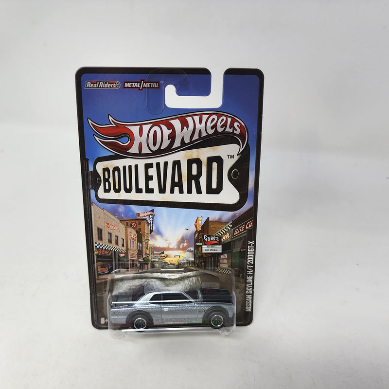Nissan Skyline H/T 2000GT-X * Silver * Hot Wheels Boulevard