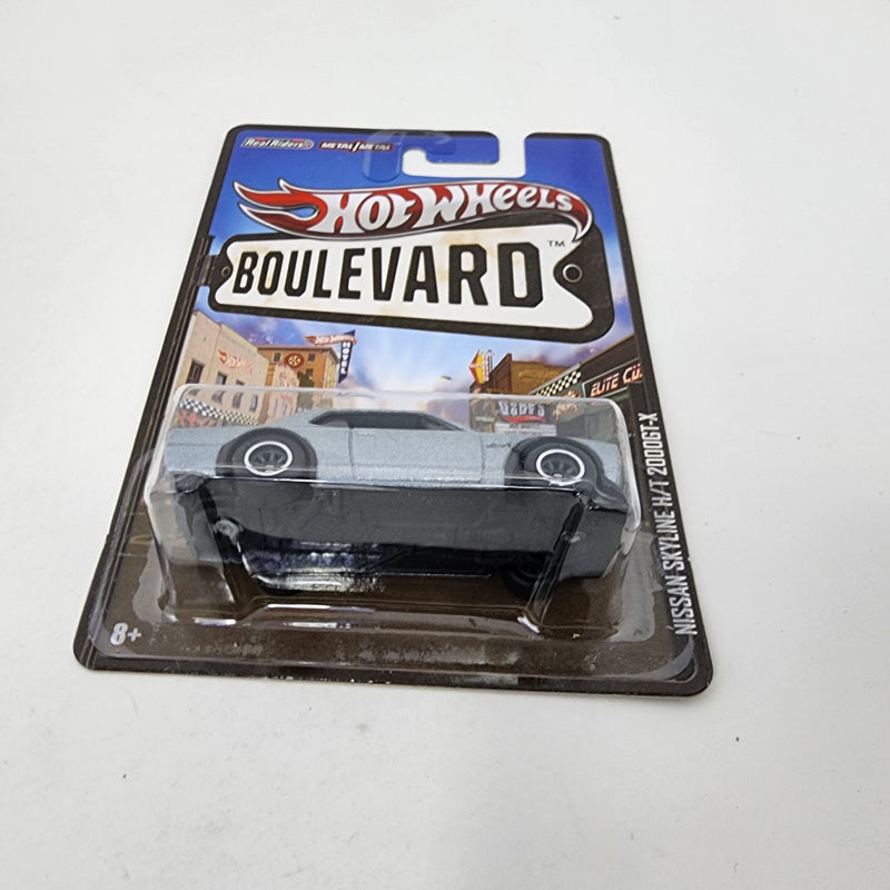 Nissan Skyline H/T 2000GT-X * Silver * Hot Wheels Boulevard