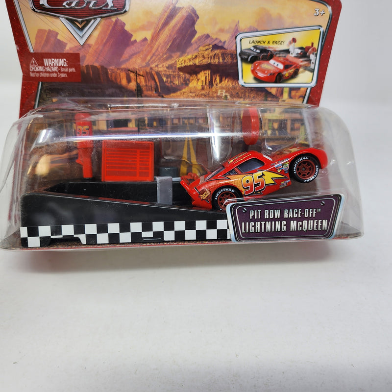 Lightning McQueen Pit Row Race-Off * Disney Pixar The World of CARS
