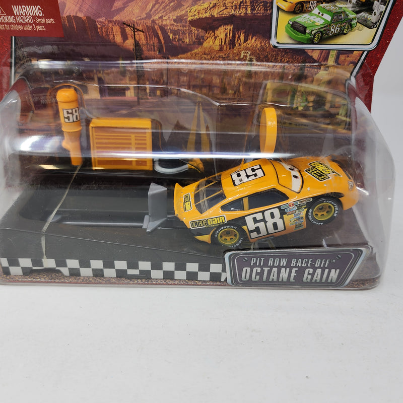 Octane Gain Pit Row Race-Off * Disney Pixar The World of CARS