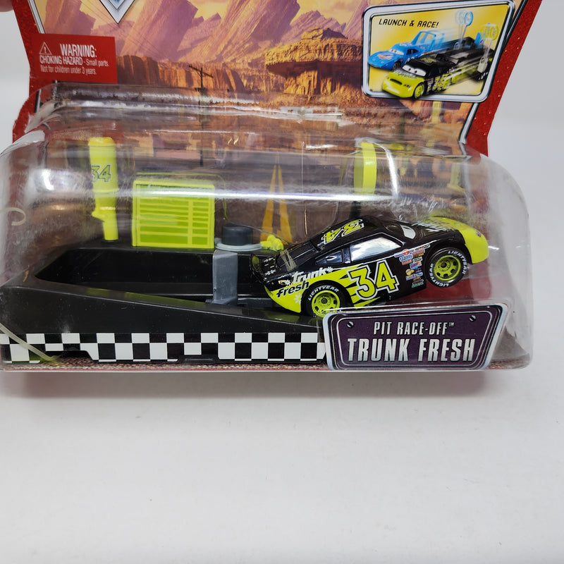 Truck Fresh Pit Row Race-Off * Disney Pixar The World of CARS