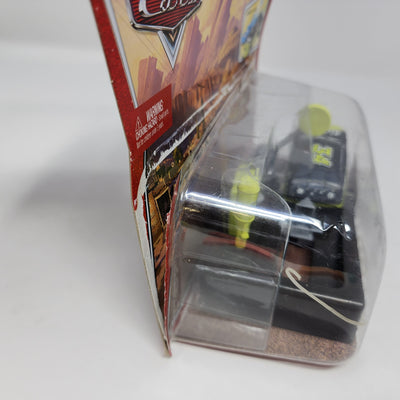 Truck Fresh Pit Row Race-Off * Disney Pixar The World of CARS