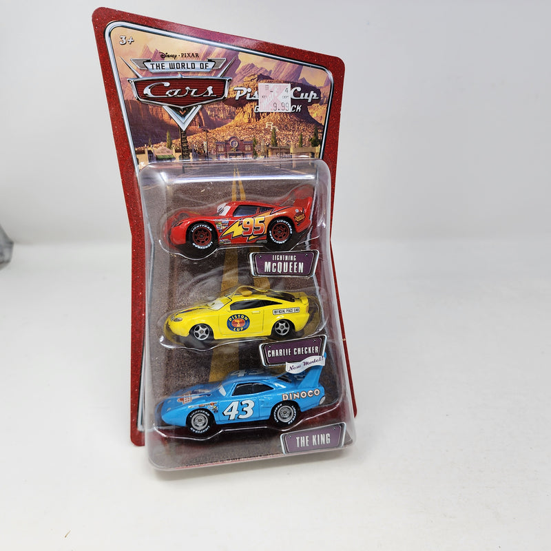Piston Cup Gift Pack * Disney Pixar The World of CARS