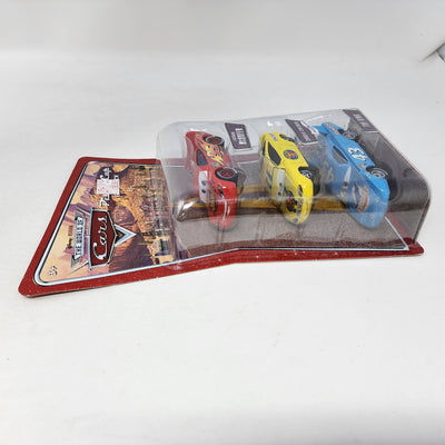 Piston Cup Gift Pack * Disney Pixar The World of CARS